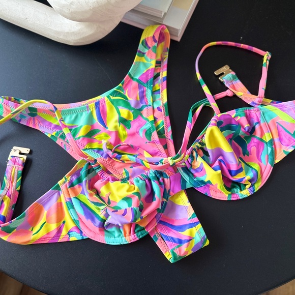 Brand new Kulani Kini Swimsuit never worn - Picture 1 of 9